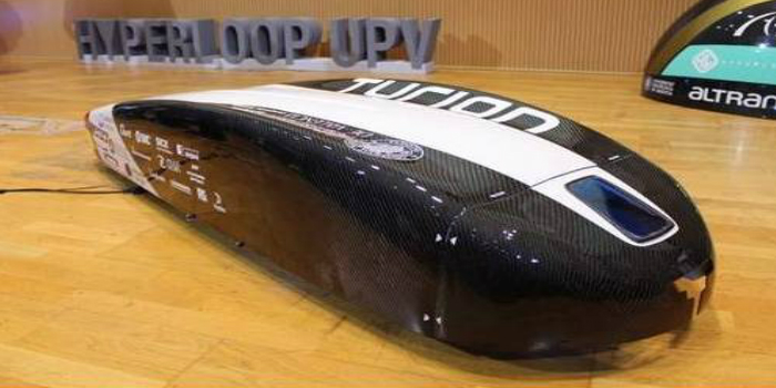 RS Components, con el equipo Hyperloop UPV