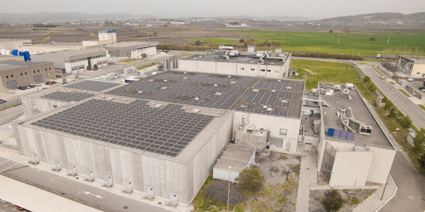 Alterna  Energía  construye,  de  la  mano  de  Iberdrola Smart Solar, tres nuevas instalaciones fotovoltaicas para AkzoNobel  en  Cataluña