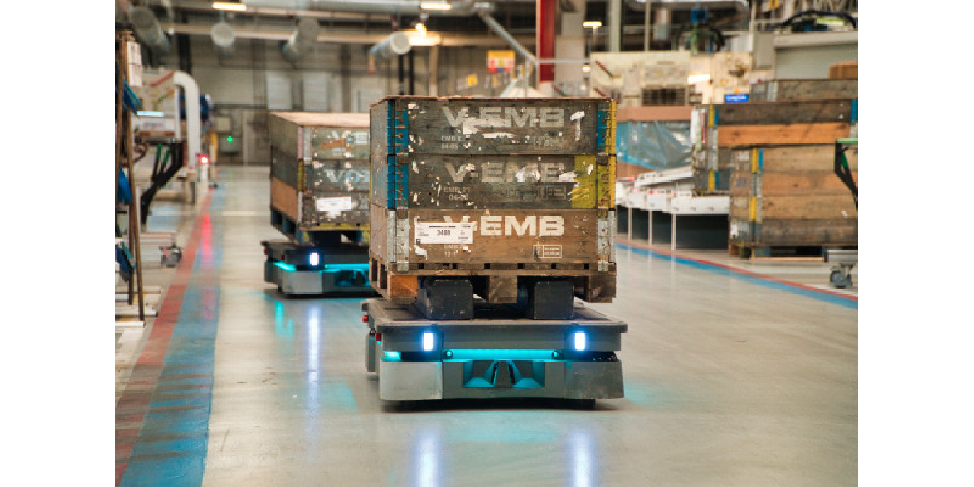 FORVIA aumenta su productividad logística con una flota de robots MiR
